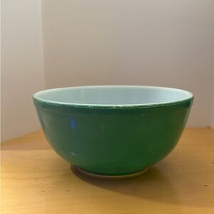 Vintage Pyrex Green Ceramic Bowl (1 of 2)